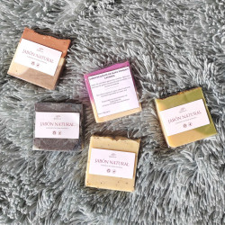Jabón Exfoliante de Amapola y Naranja – Renovación & Suavidad
